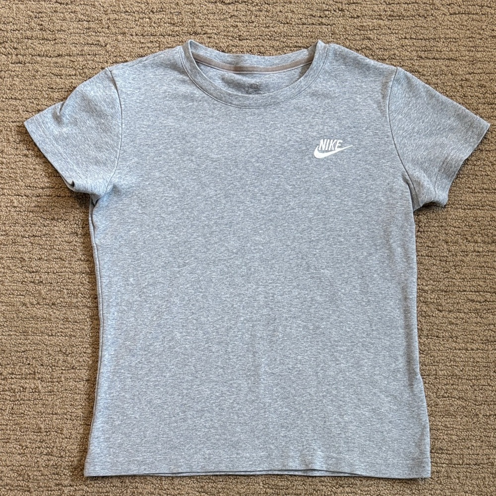 Nike Women's Light Grey Short Sleeve Tee